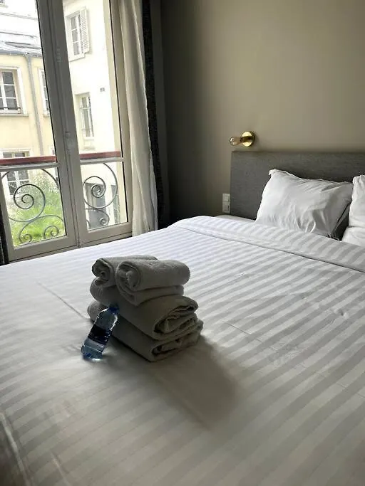 4 Personnes - St Lazar Sur Cour Apartment