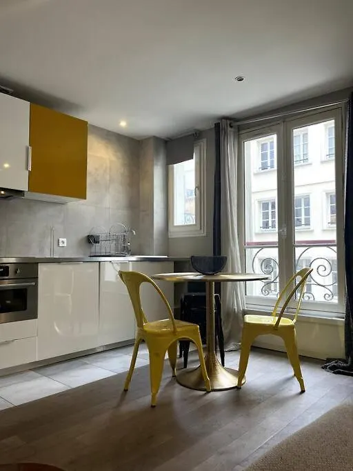 4 Personnes - St Lazar Sur Cour Apartamento *